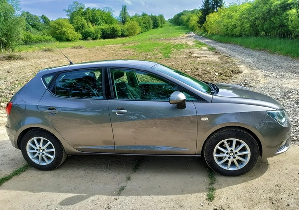 Seat Ibiza cena 41900 przebieg: 121000, rok produkcji 2017 z Kraków małe 92